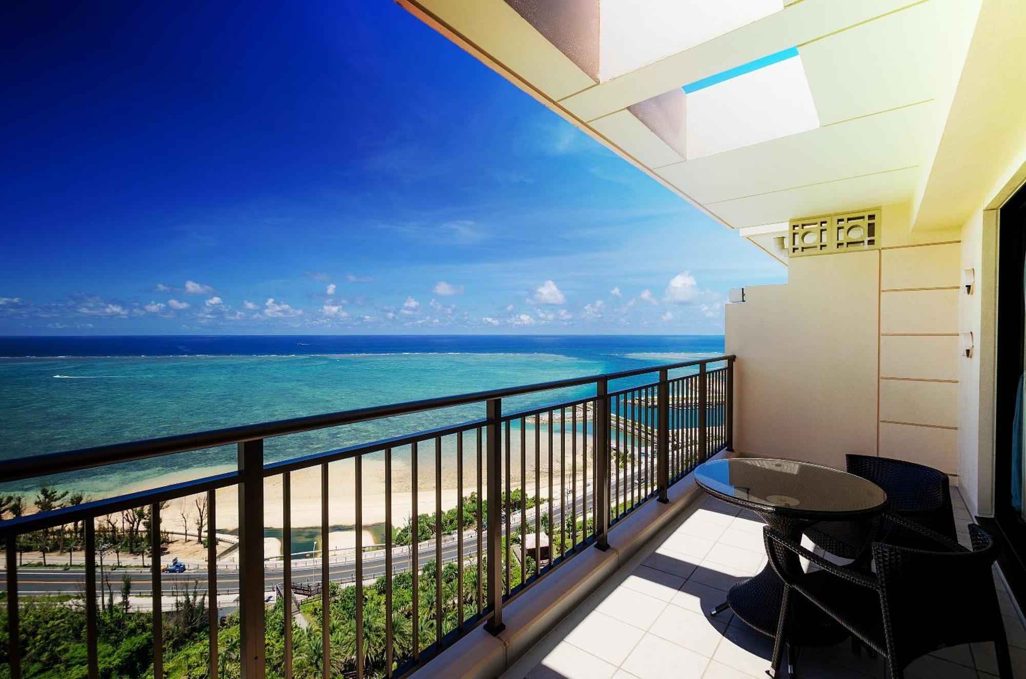 Kafuu Resort Fuchaku Condo Hotel Onna Exteriör bild