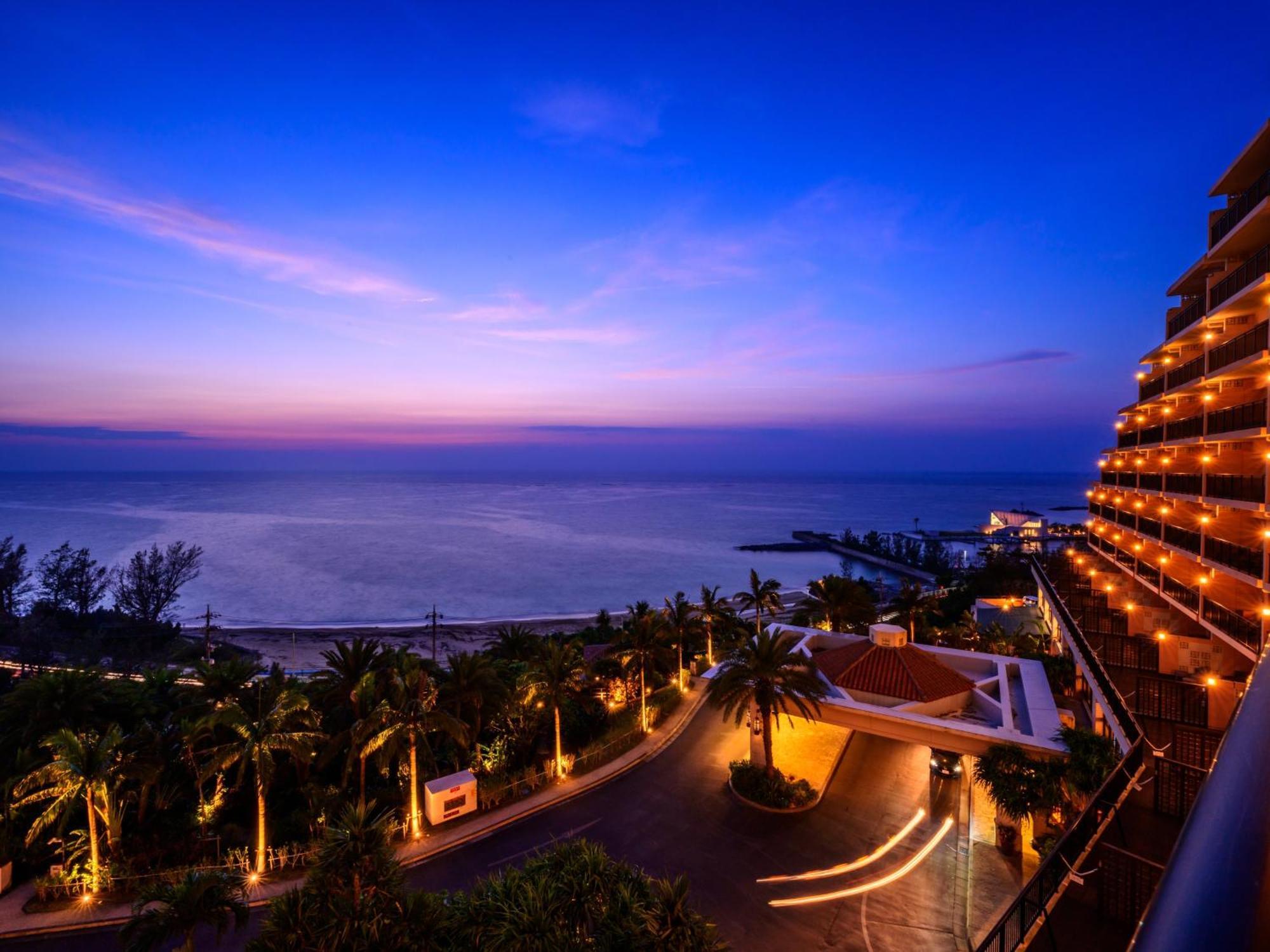 Kafuu Resort Fuchaku Condo Hotel Onna Exteriör bild